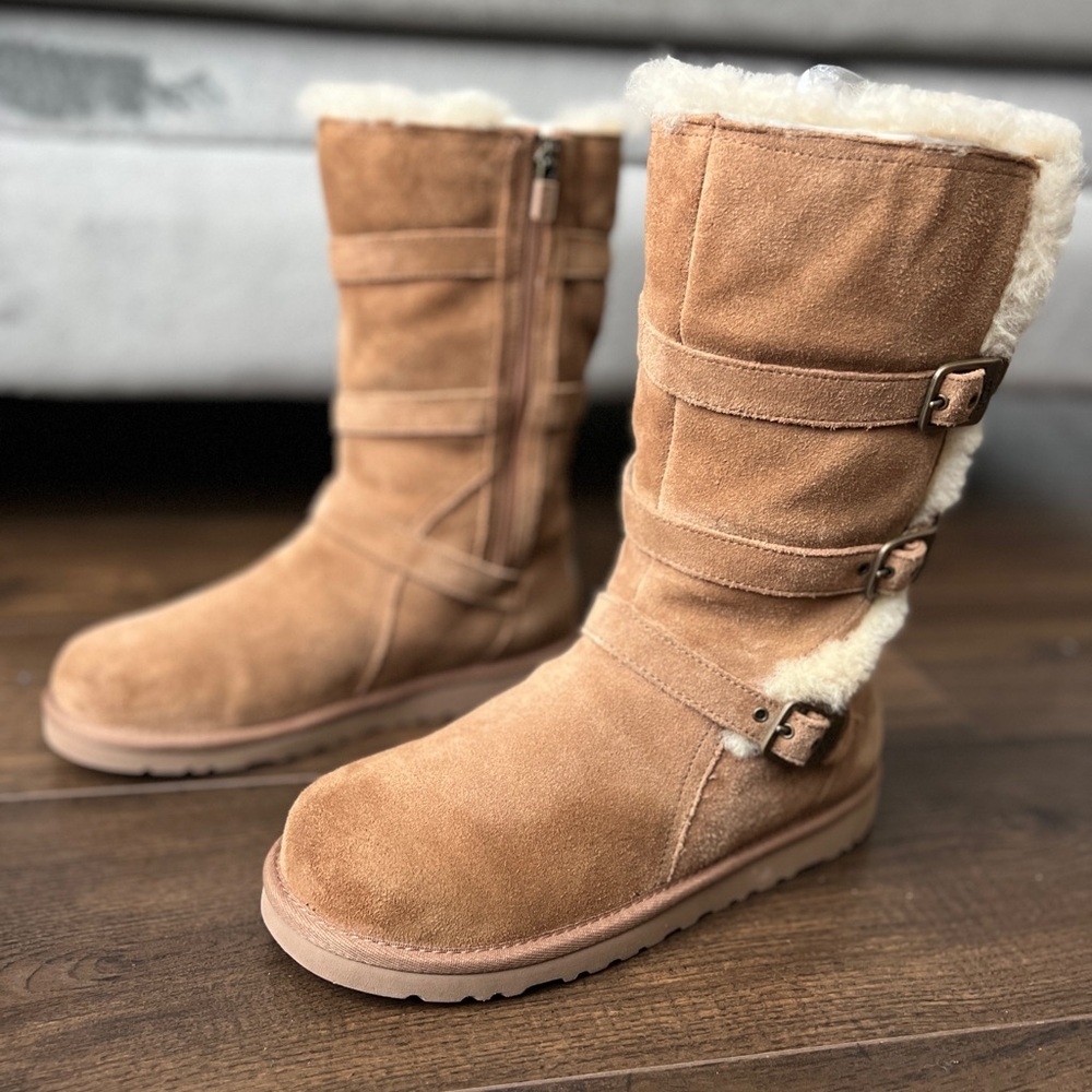 UGG Maddi II Tall Women’s Motto Biker Tan Boot Size 6